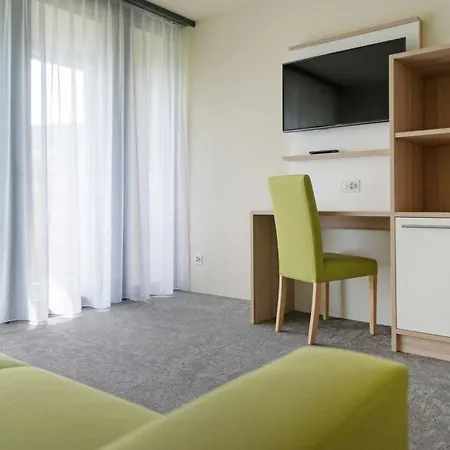 Hinterforst Sleeps 4 Wifi Apartment *